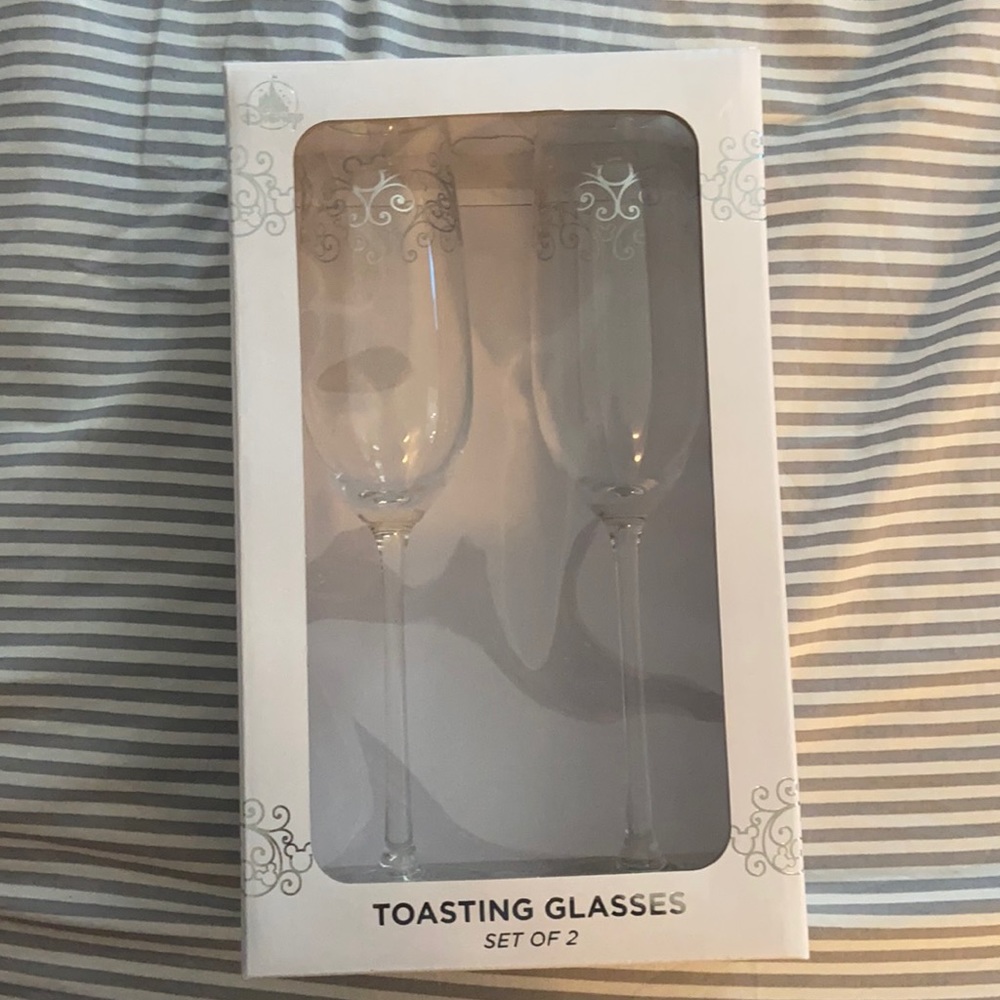 BRAND NEW Disney Toasting Champagne Wedding Glass